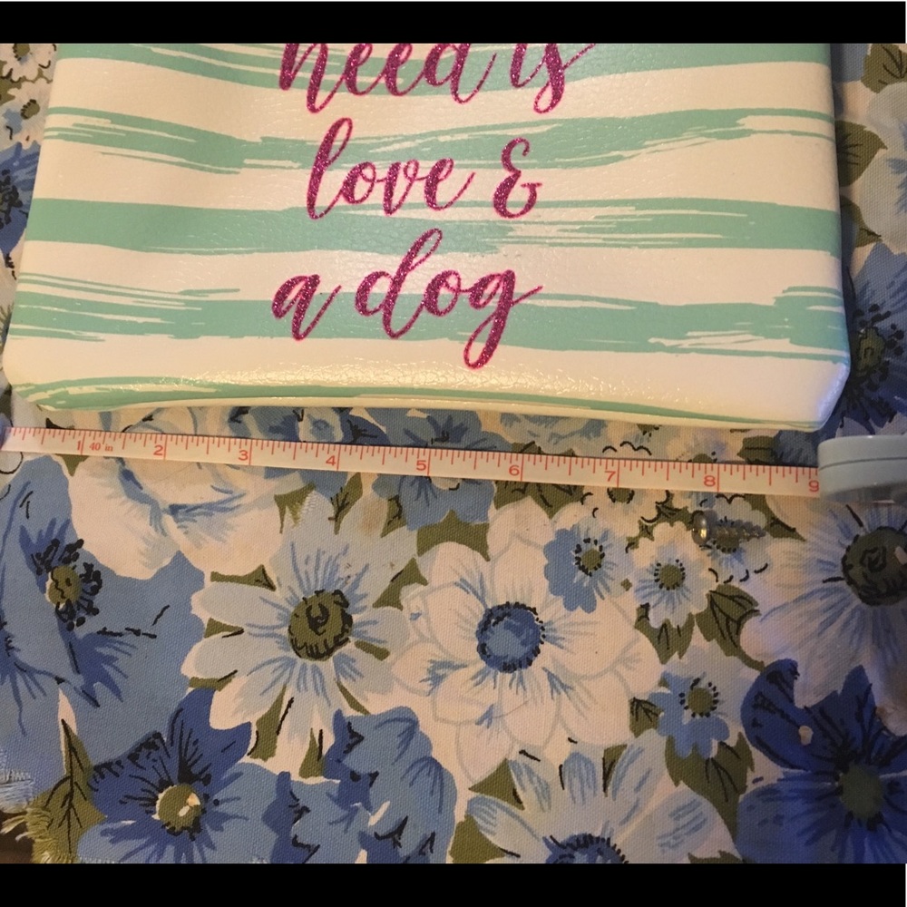 Designed Pouch - Picture 7 of 7